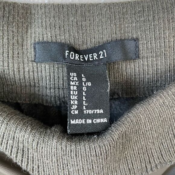 Forever 21 Faux Leather Pants Size L EUC - Picture 6 of 6